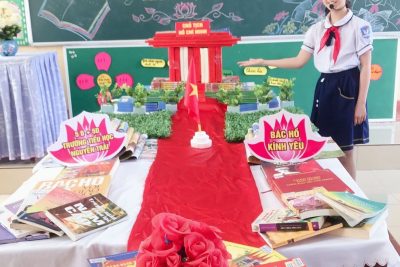 Học sinh Nguyễn Trãi hân hoan ngày Hội sách